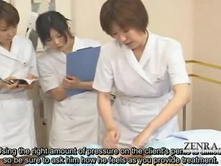 Subtitled riietes naine paljaste meestega jaapani käsitöö spa rühm demonstratsioon