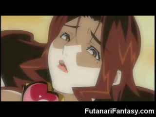 Anime futanari jizzes päällä seductress