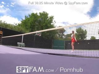 Spyfam βήμα bro δίνει βήμα sis flirtatious τένις lessons